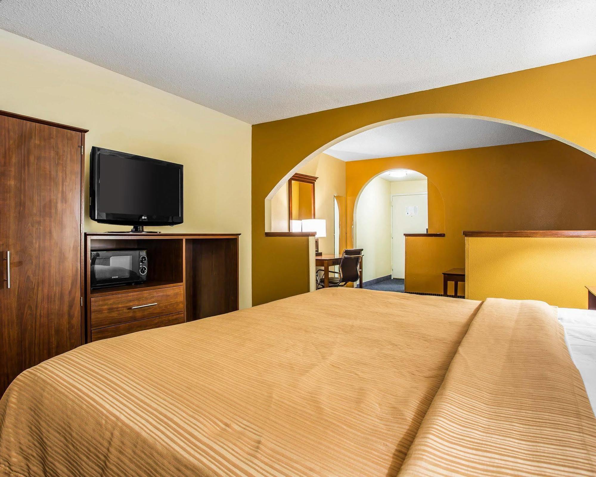 Marion Quality Inn Mullins מראה חיצוני תמונה